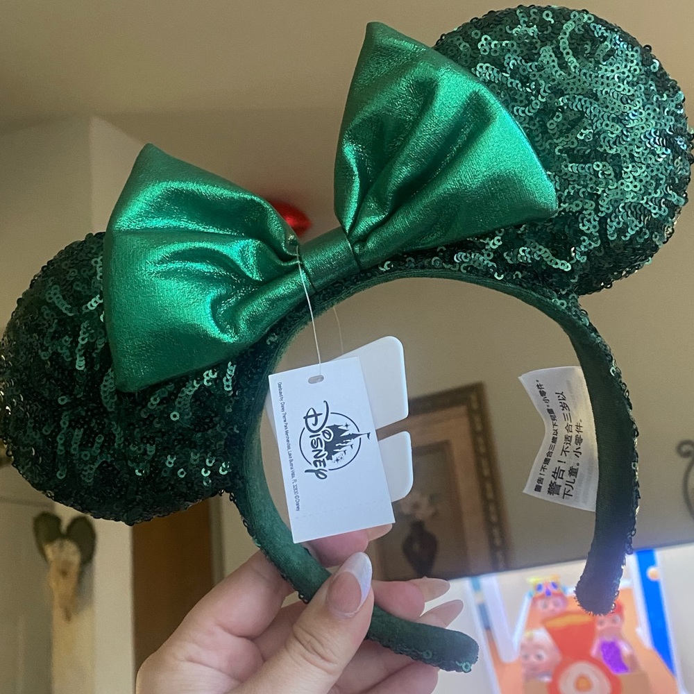 NWT Disneyland Emerald Green Minnie Ear Headband